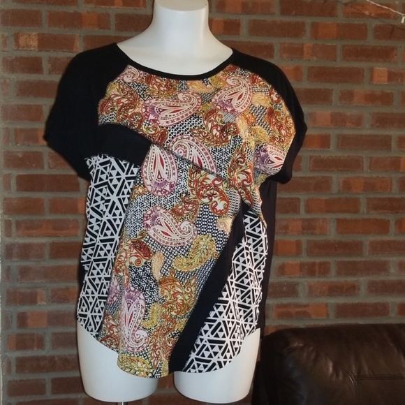 Lane Bryant Tops - 🤑Lane Bryant Size 18/20 Printed HiLo Shirt